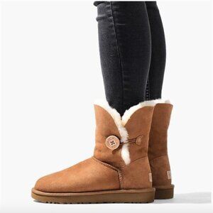 UGG Bailey Button Boots Short Boot Shearling Lined Waterproof Chestnut Brown 7